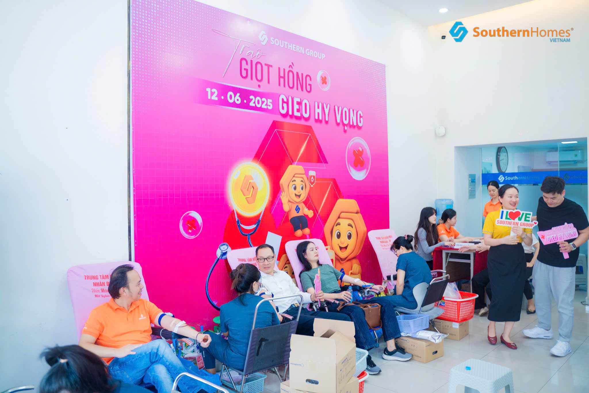 Không khí phấn khởi tại hoạt động Hiến máu Nhân đạo 2025 tại Trụ Sở Southern Group