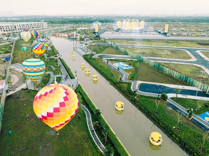 Chủ đầu tư dẫn nối nhánh sông tự nhiên vào dự án để tạo điểm nhấn cảnh quan. Ảnh: T&T Group